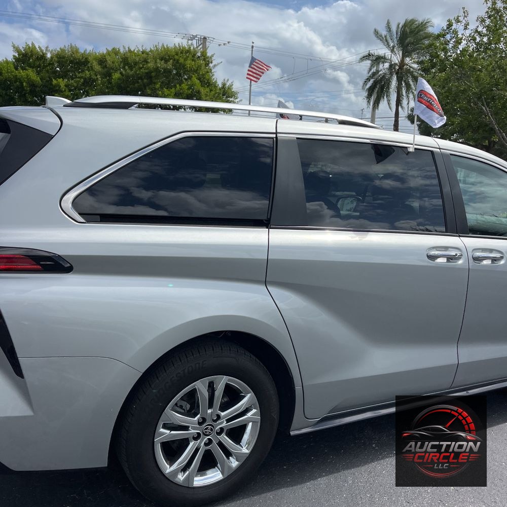 2024 Toyota Sienna Platinum 7-Passenger