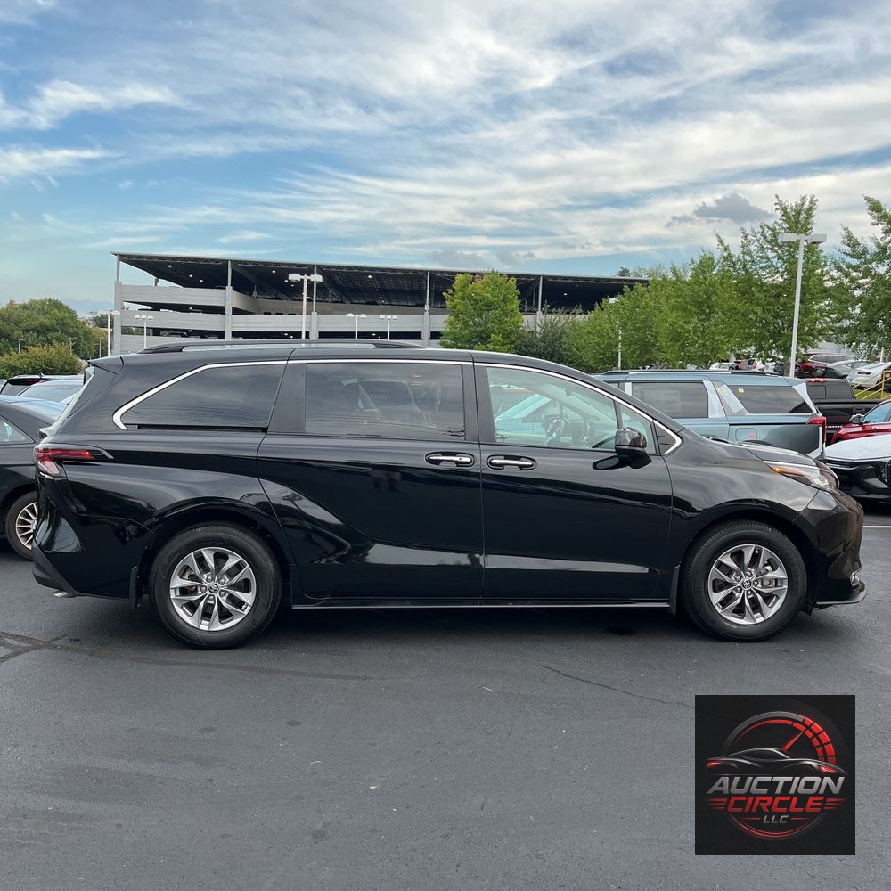 2023 Toyota Sienna XLE 7-Passenger