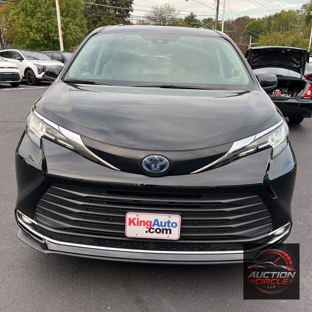 2023 Toyota Sienna XLE 7-Passenger