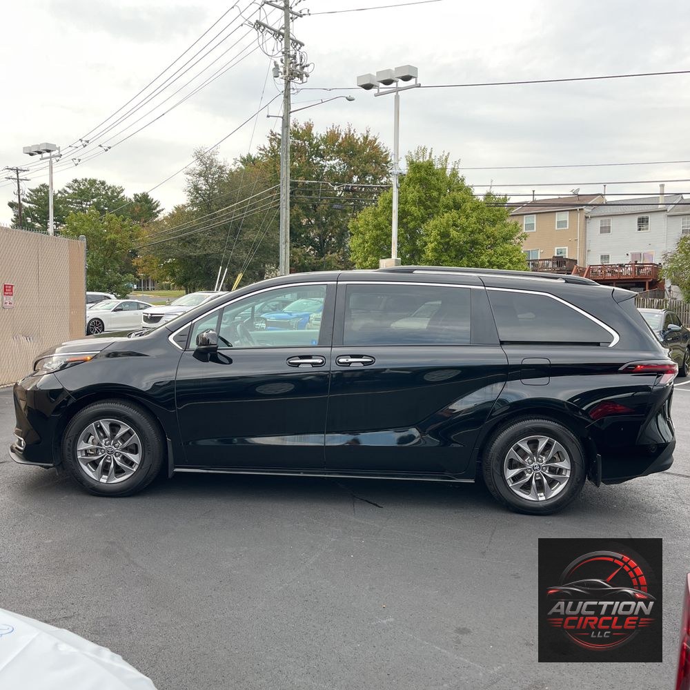2023 Toyota Sienna XLE 7-Passenger