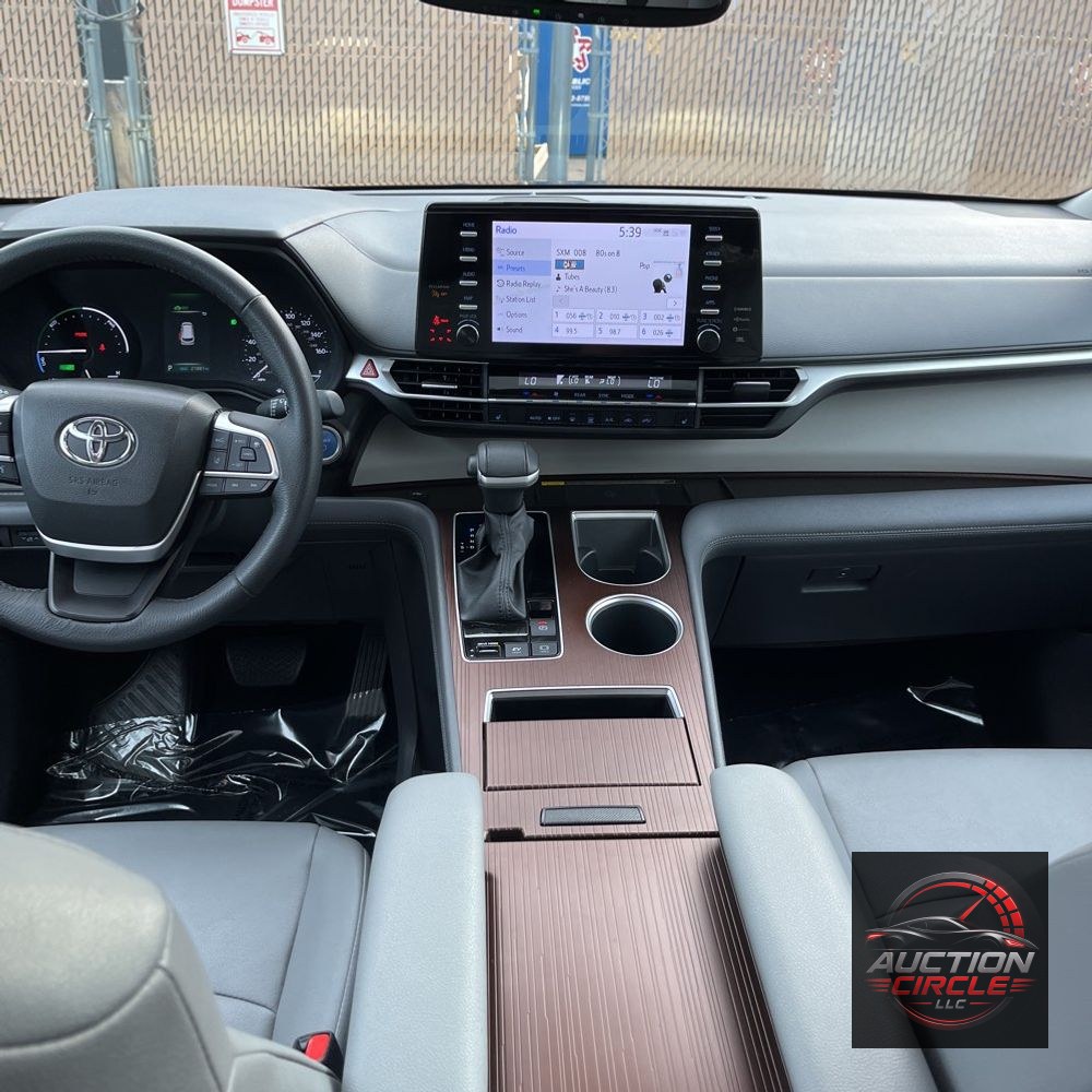 2023 Toyota Sienna XLE 7-Passenger