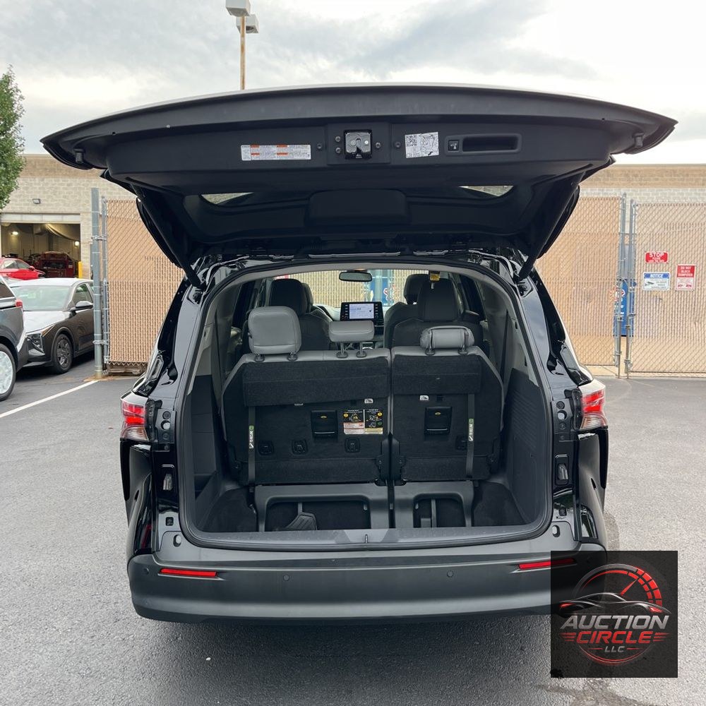 2023 Toyota Sienna XLE 7-Passenger