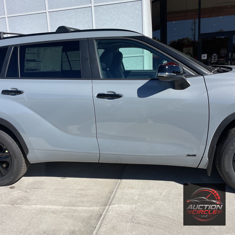 2025 Toyota Highlander Hybrid XLE Nightshade
