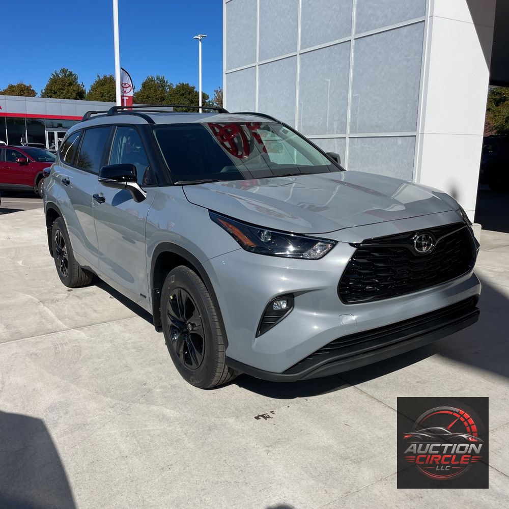 2025 Toyota Highlander Hybrid XLE Nightshade