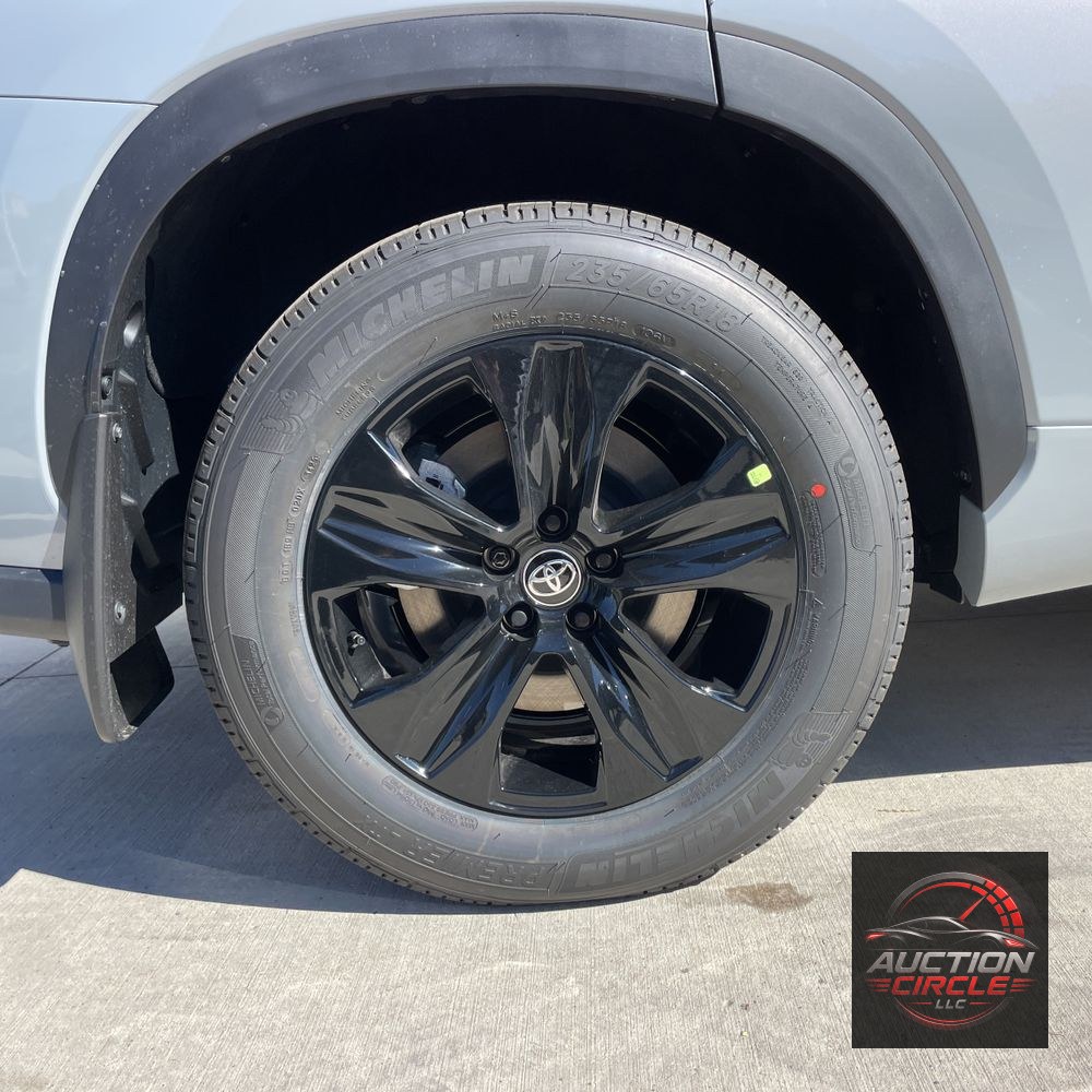 2025 Toyota Highlander Hybrid XLE Nightshade
