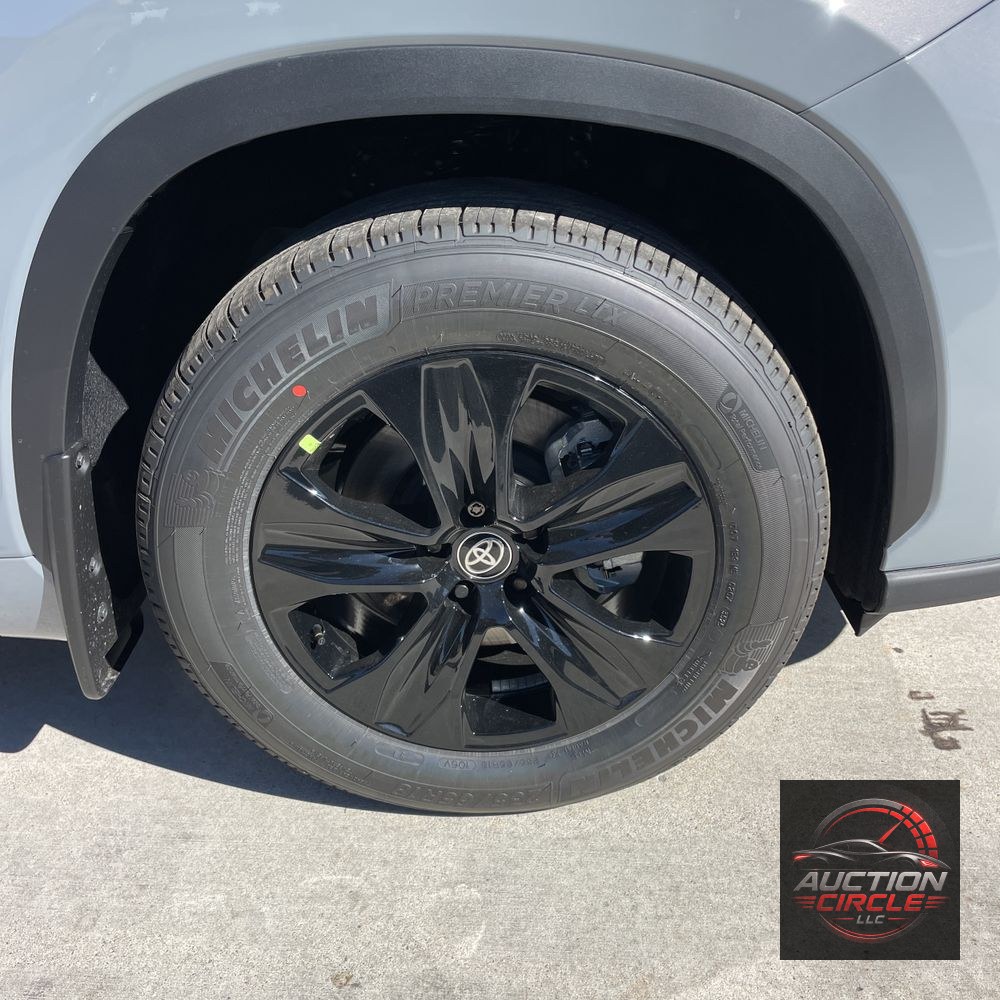 2025 Toyota Highlander Hybrid XLE Nightshade