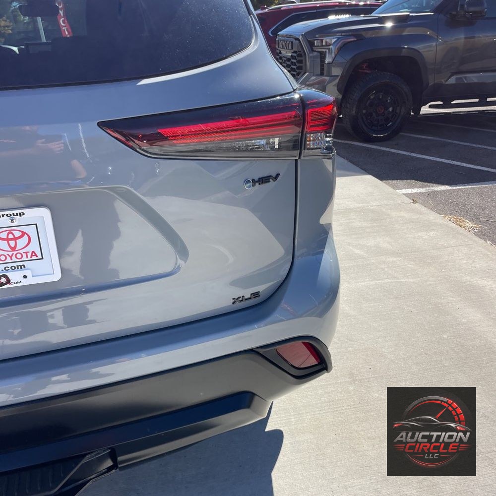 2025 Toyota Highlander Hybrid XLE Nightshade