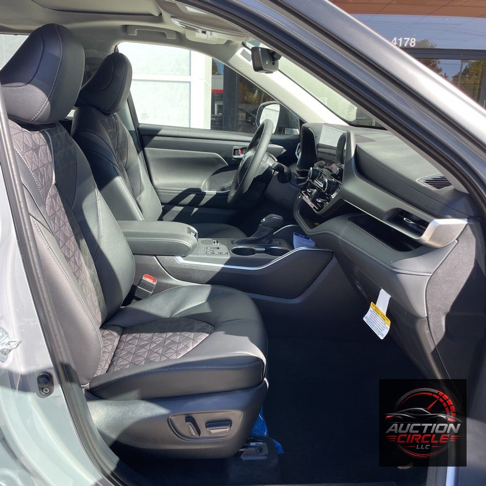 2025 Toyota Highlander Hybrid XLE Nightshade