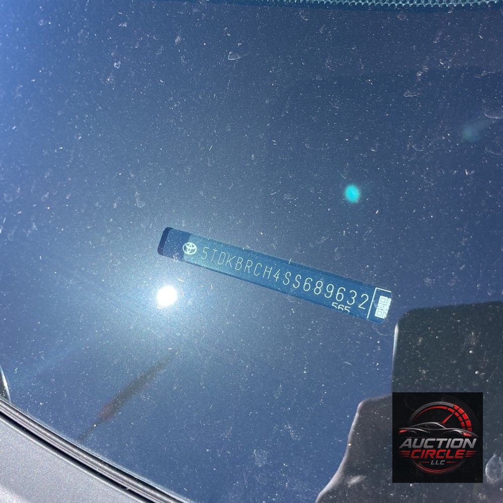 2025 Toyota Highlander Hybrid XLE Nightshade