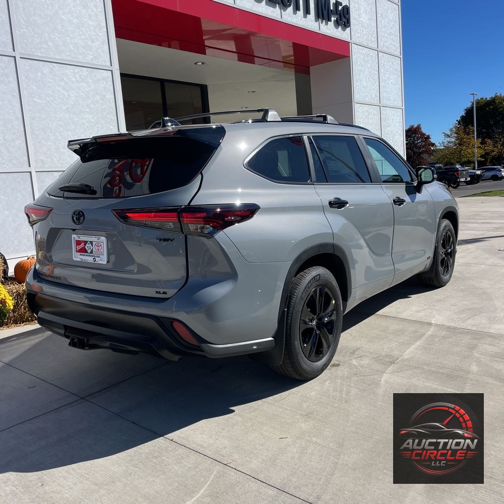 2025 Toyota Highlander Hybrid XLE Nightshade