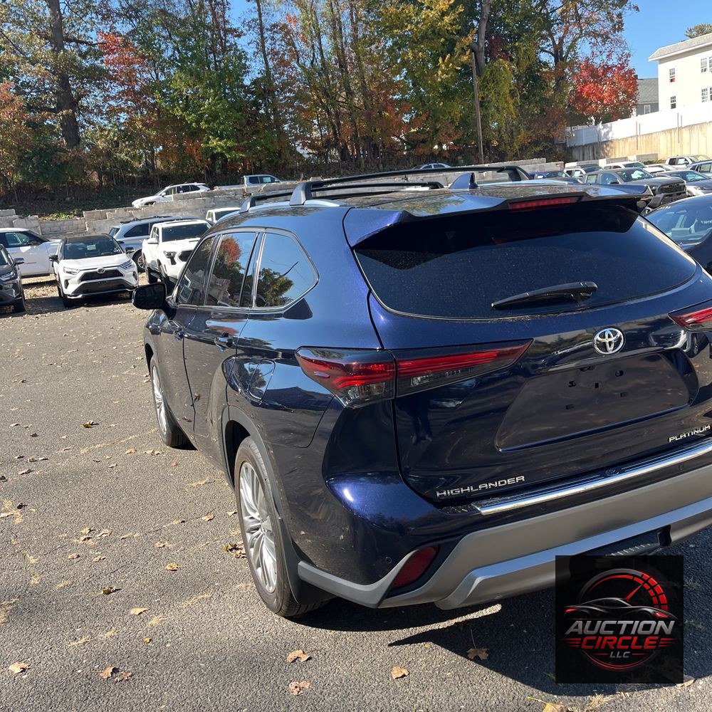2025 Toyota Highlander Platinum