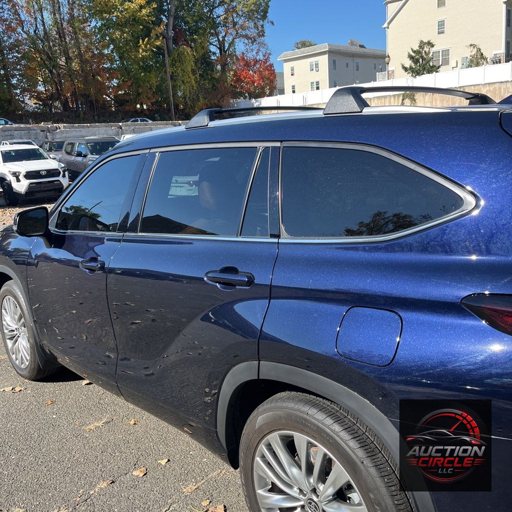 2025 Toyota Highlander Platinum