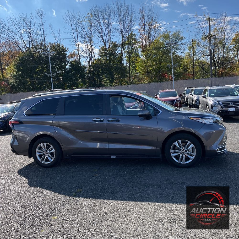 2023 Toyota Sienna Limited 7-Passenger
