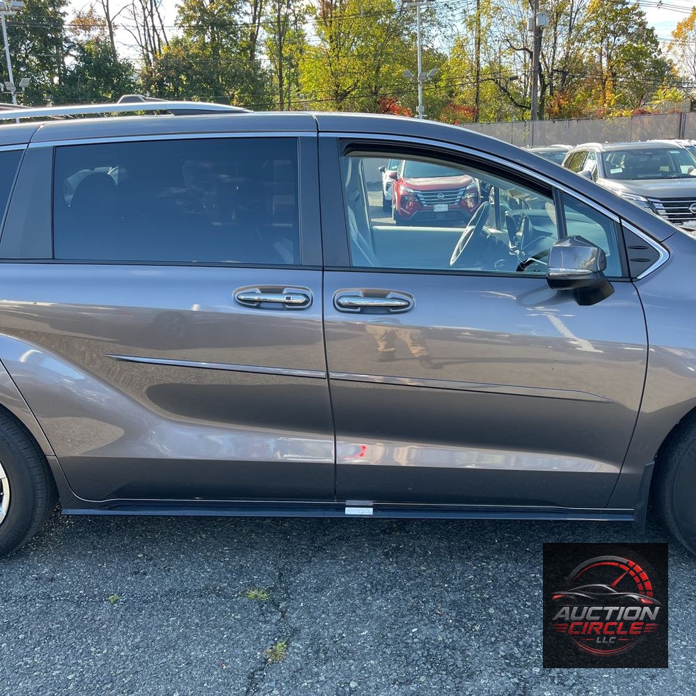 2023 Toyota Sienna Limited 7-Passenger