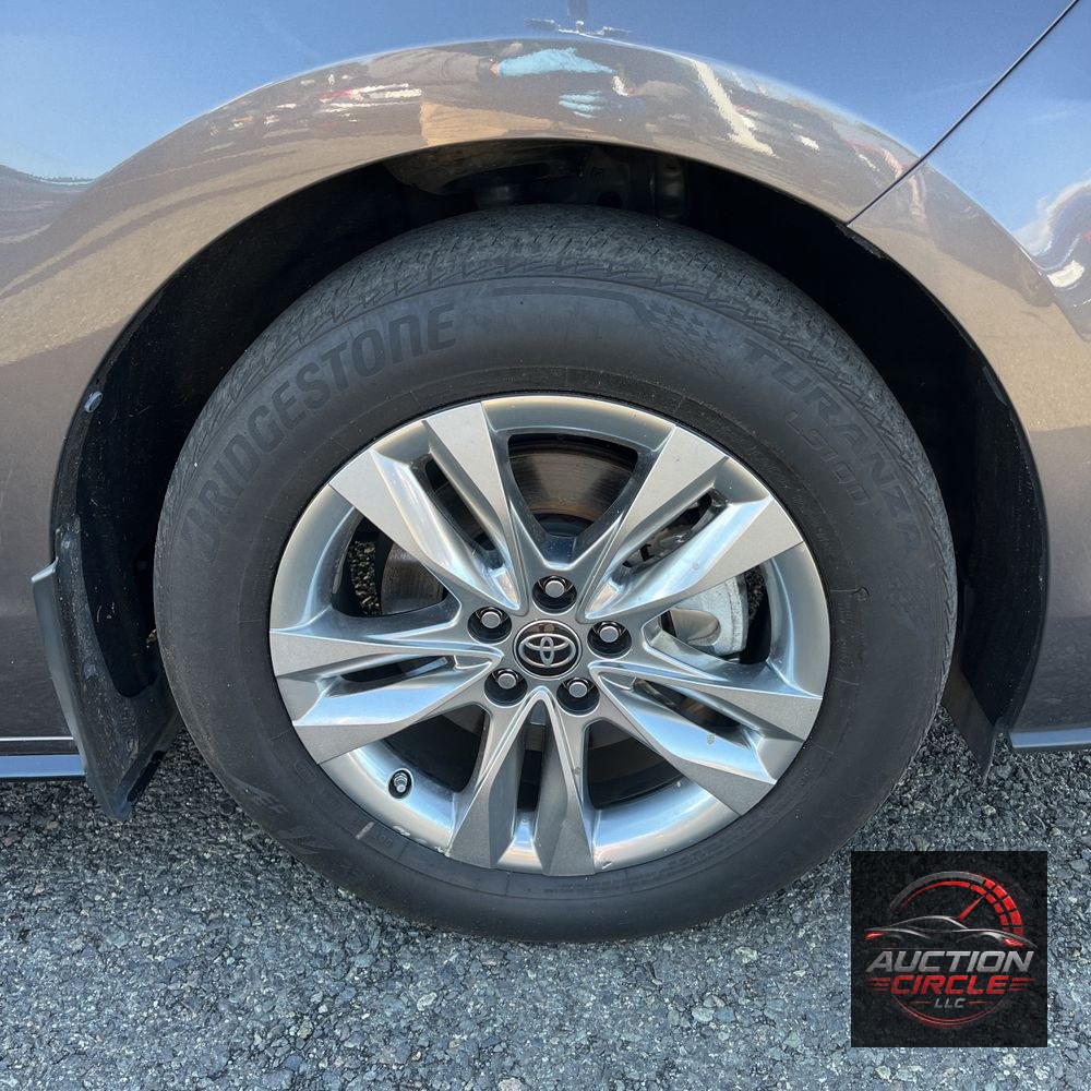 2023 Toyota Sienna Limited 7-Passenger