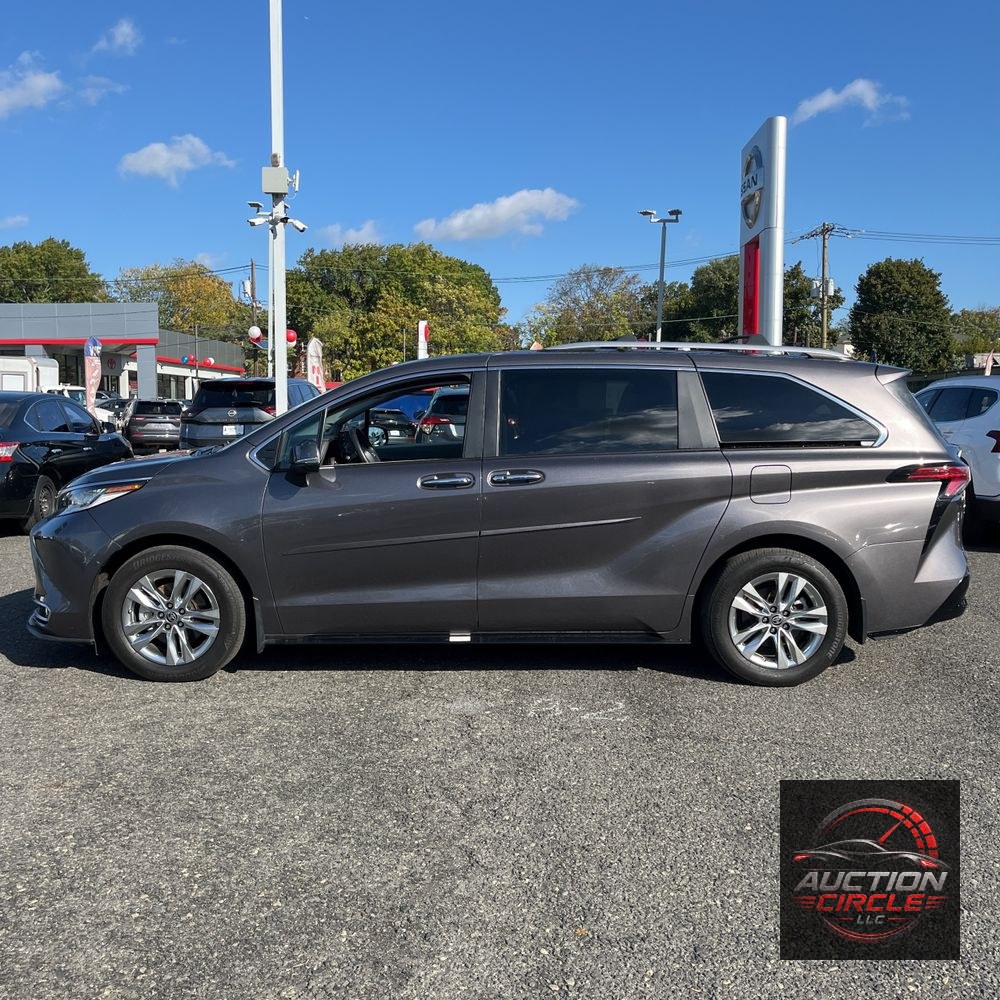 2023 Toyota Sienna Limited 7-Passenger