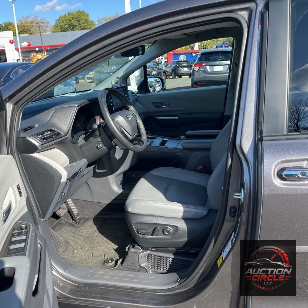 2023 Toyota Sienna Limited 7-Passenger
