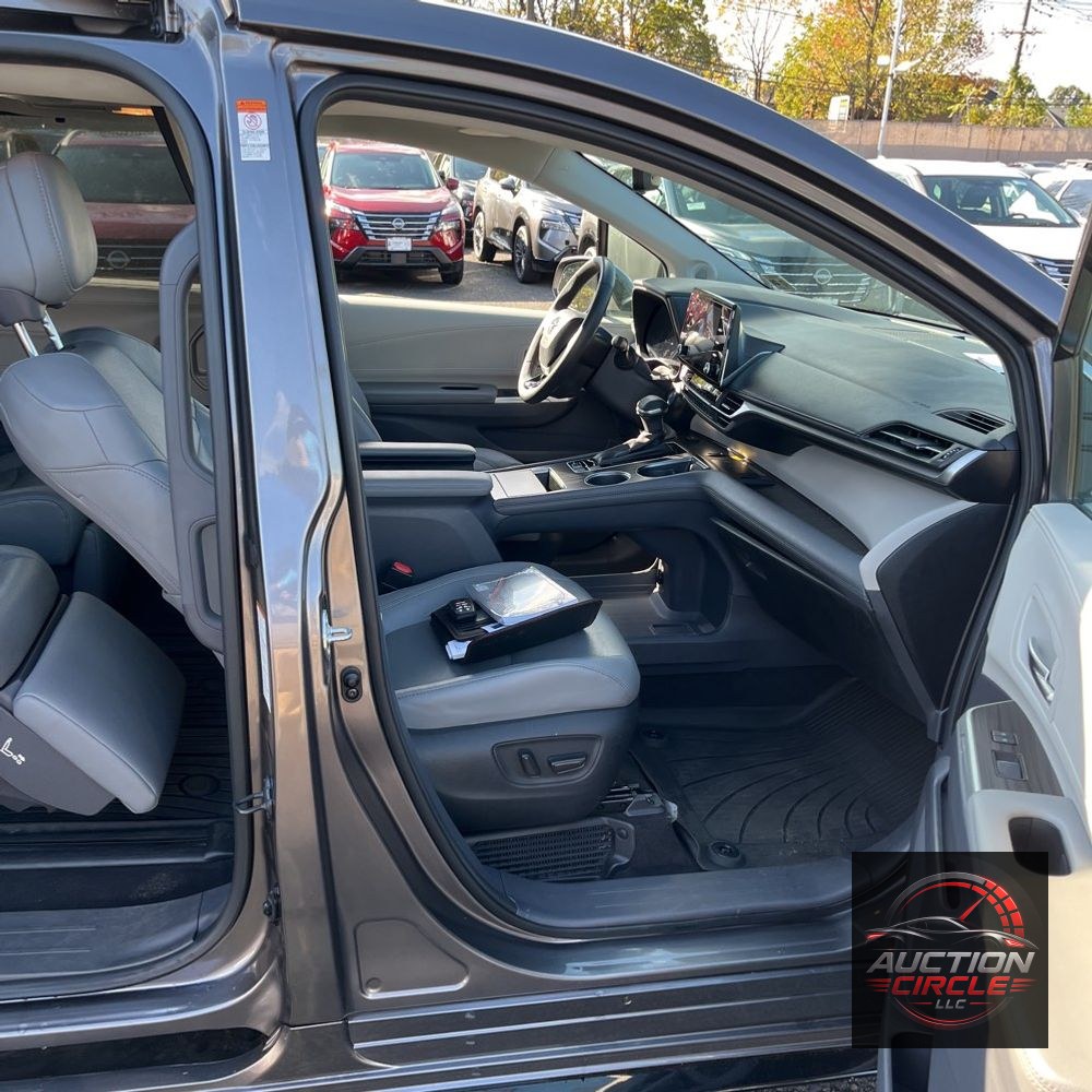 2023 Toyota Sienna Limited 7-Passenger