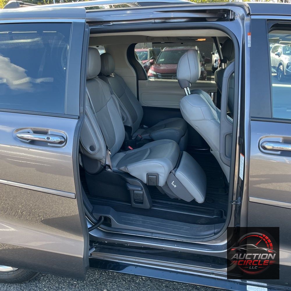 2023 Toyota Sienna Limited 7-Passenger