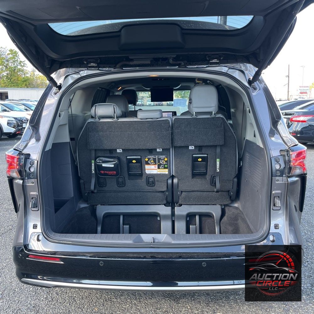 2023 Toyota Sienna Limited 7-Passenger