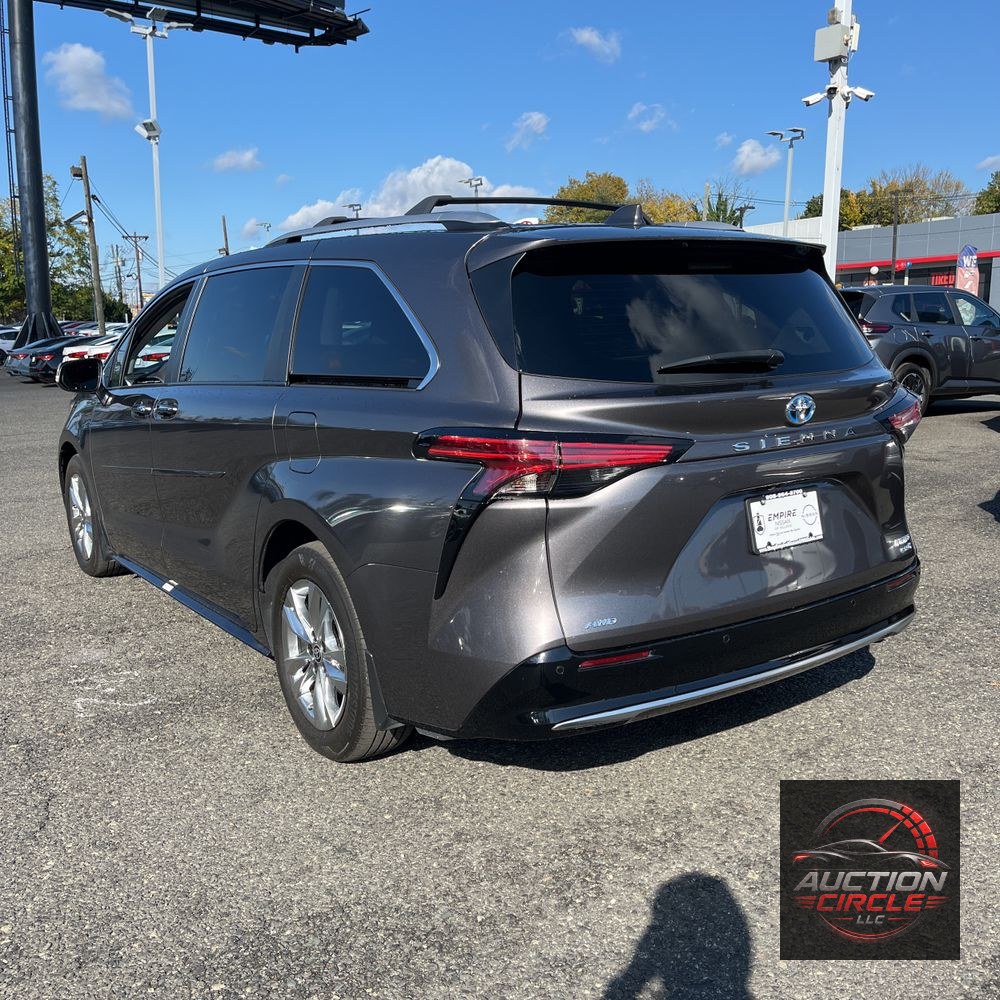 2023 Toyota Sienna Limited 7-Passenger