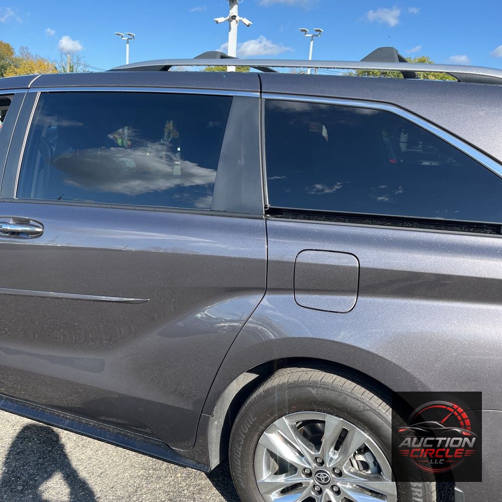 2023 Toyota Sienna Limited 7-Passenger