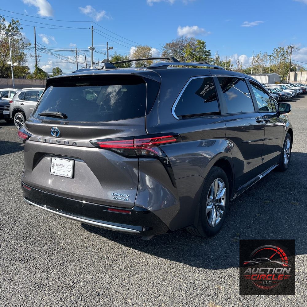 2023 Toyota Sienna Limited 7-Passenger