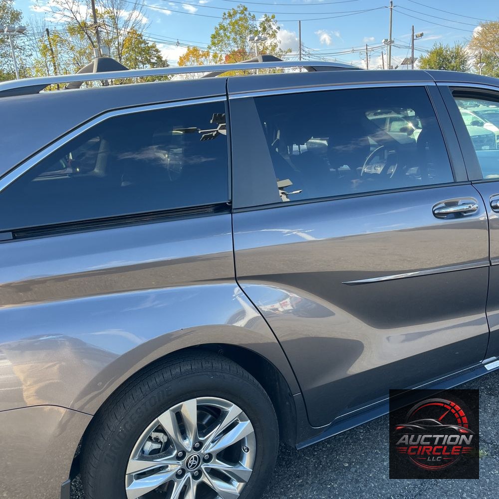 2023 Toyota Sienna Limited 7-Passenger