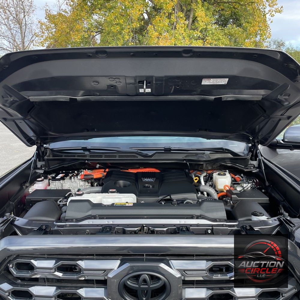 2023 Toyota Tundra Platinum HV