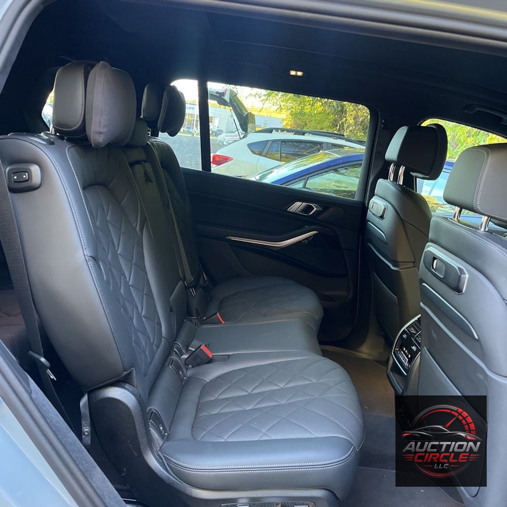 2025 BMW X7 XDrive40i
