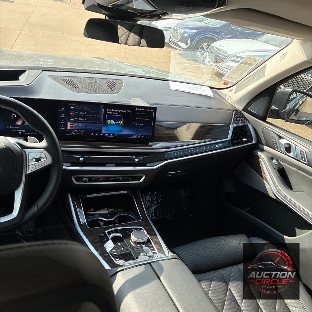 2025 BMW X7 XDrive40i