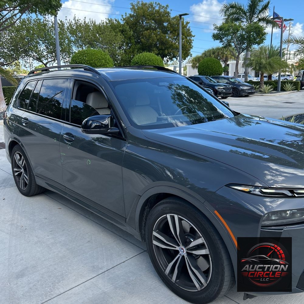 2023 BMW X7 M60i