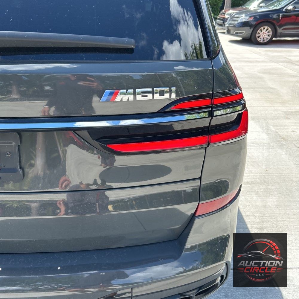 2023 BMW X7 M60i