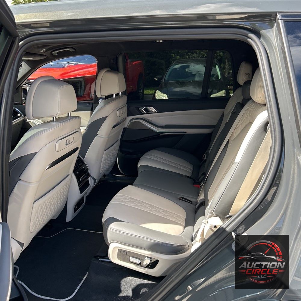 2023 BMW X7 M60i