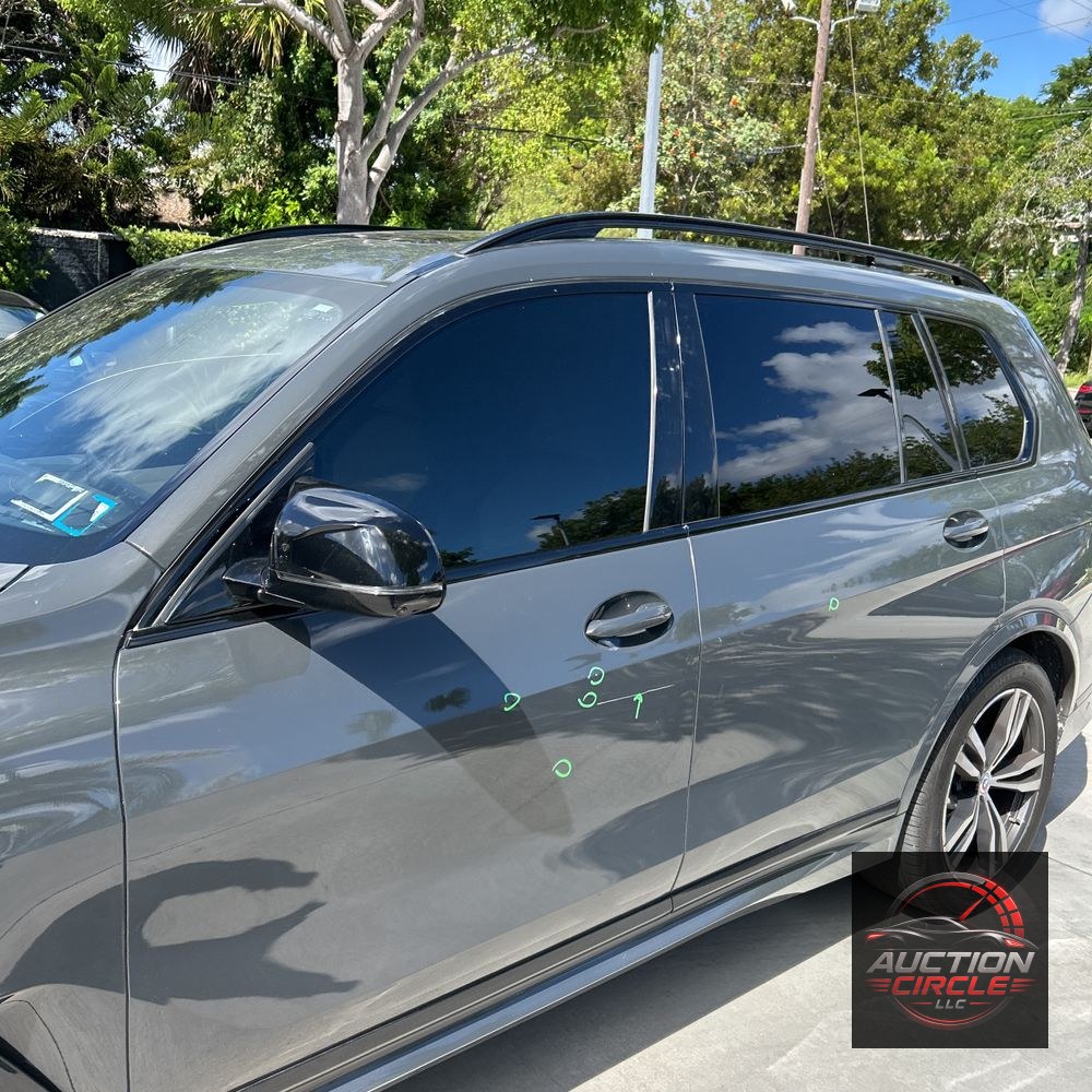 2023 BMW X7 M60i