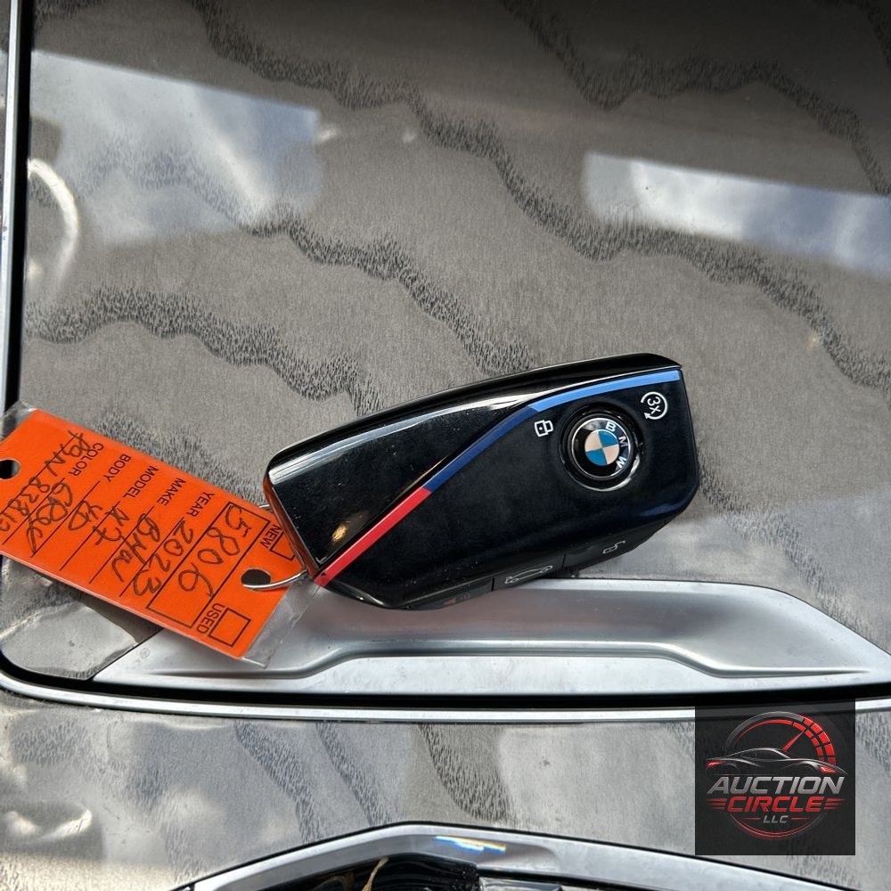 2023 BMW X7 M60i