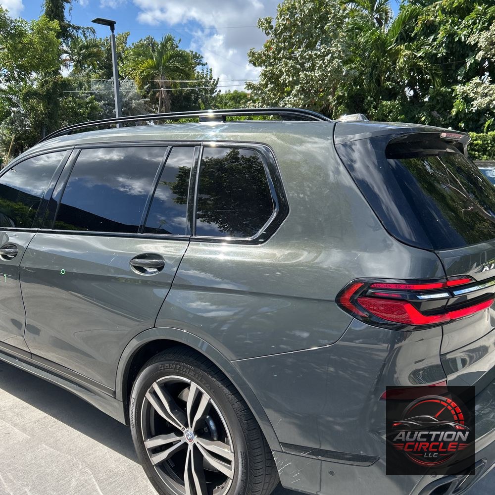2023 BMW X7 M60i
