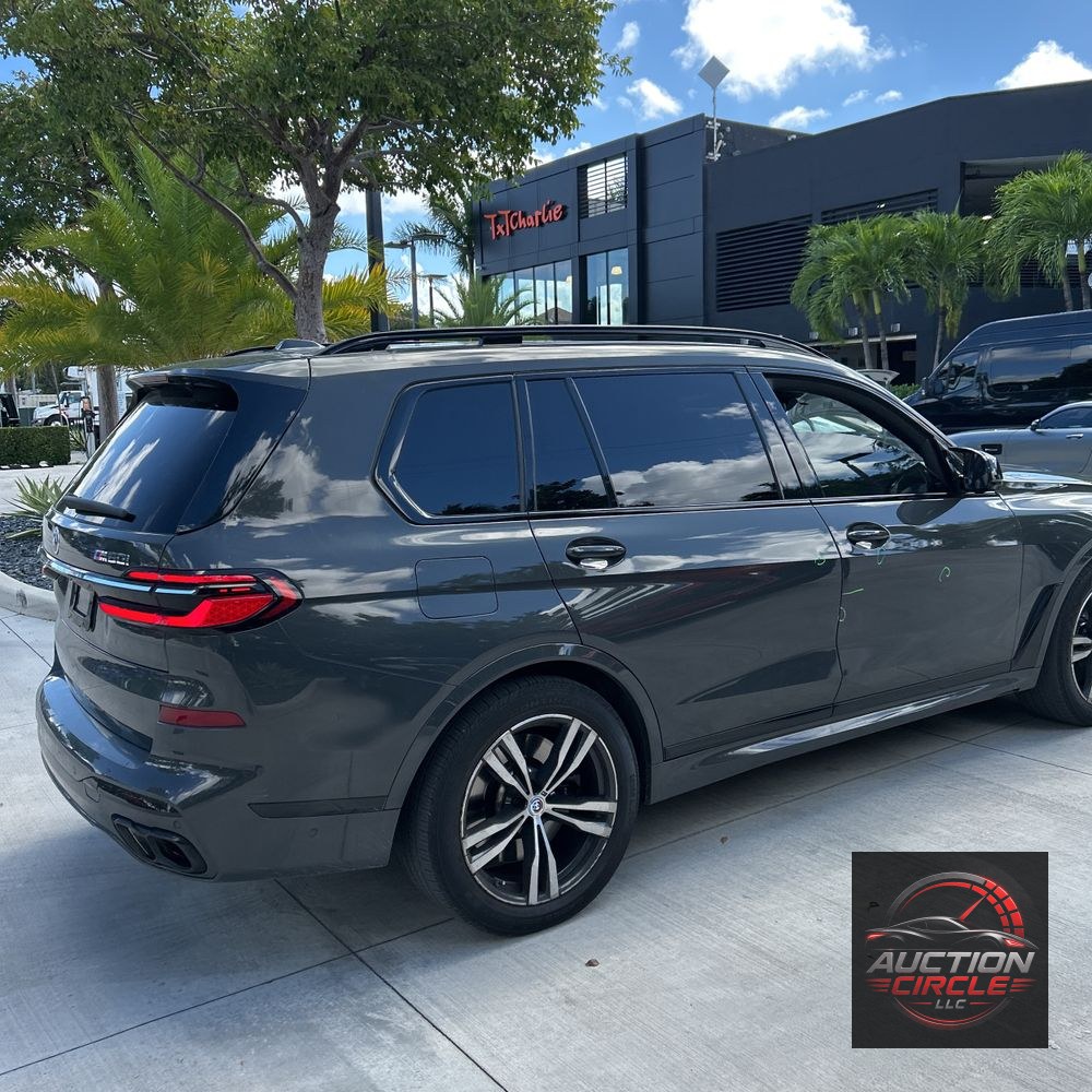 2023 BMW X7 M60i