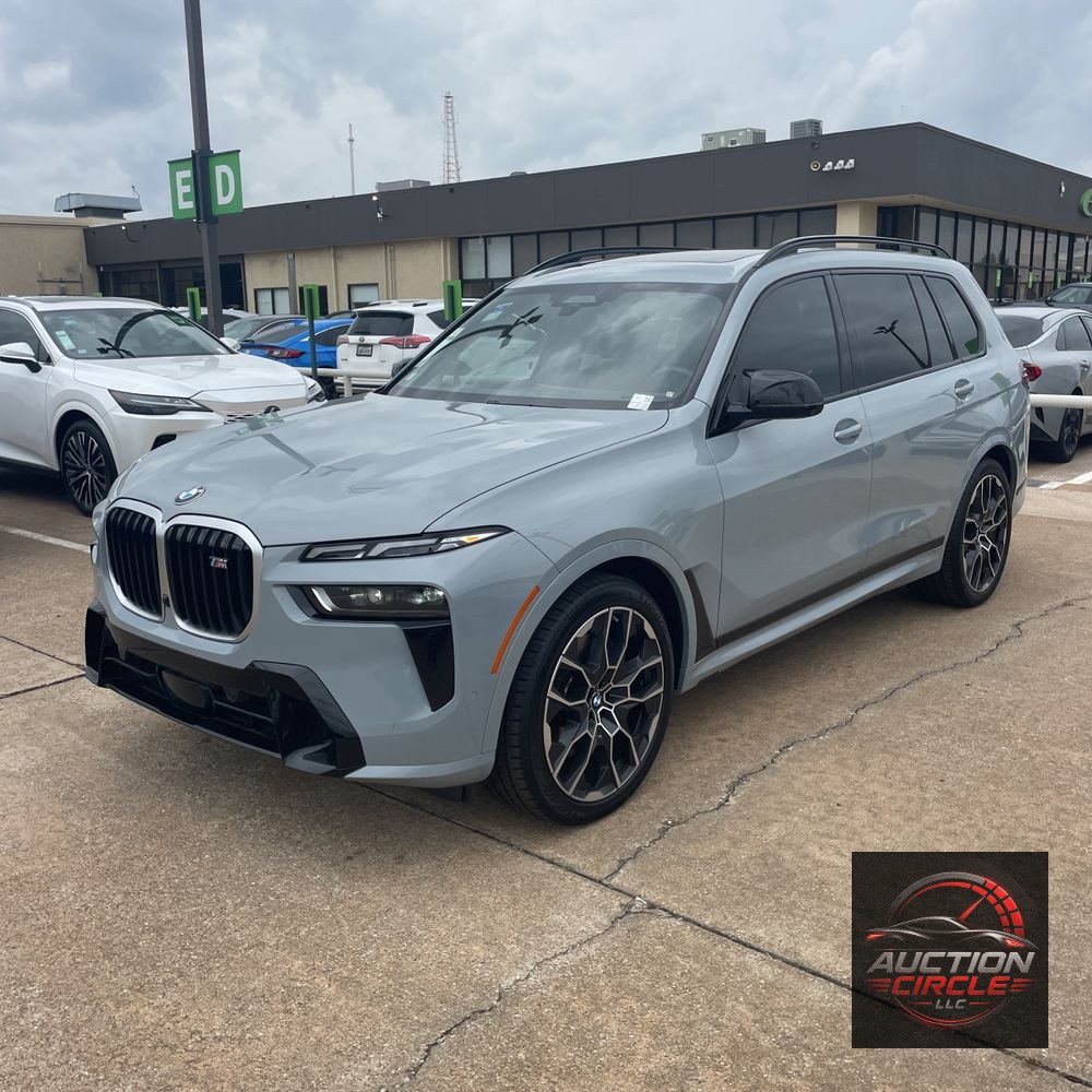 2025 BMW X7 M60i