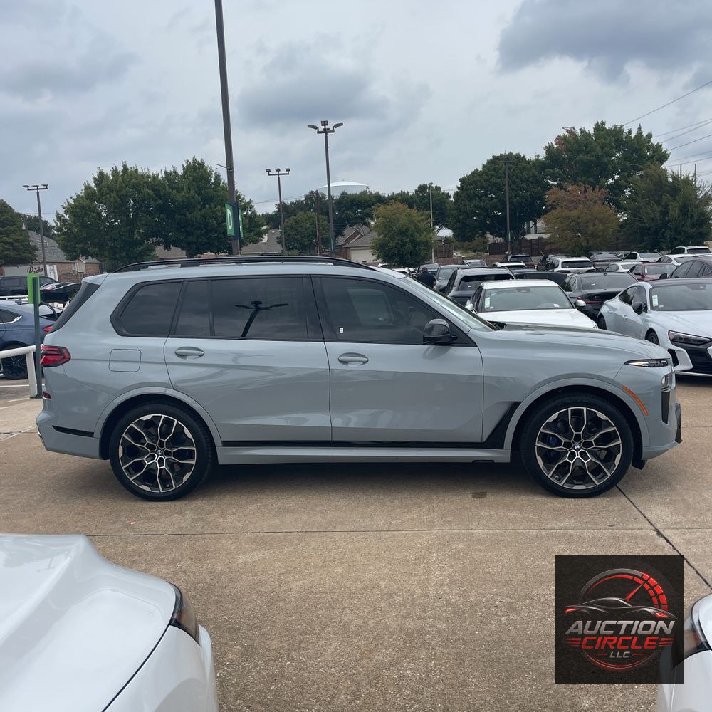 2025 BMW X7 M60i