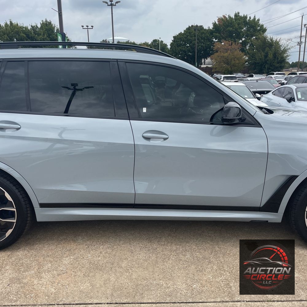 2025 BMW X7 M60i