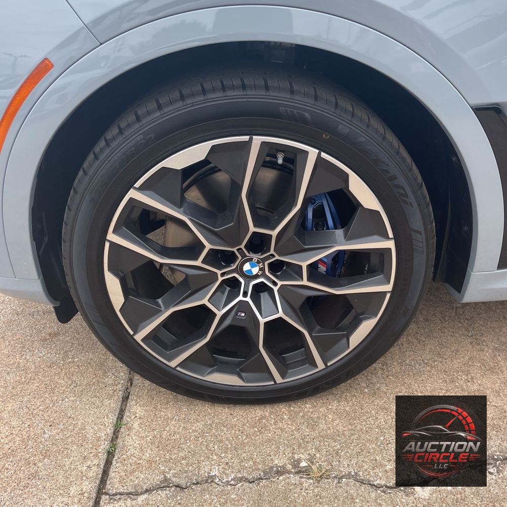 2025 BMW X7 M60i
