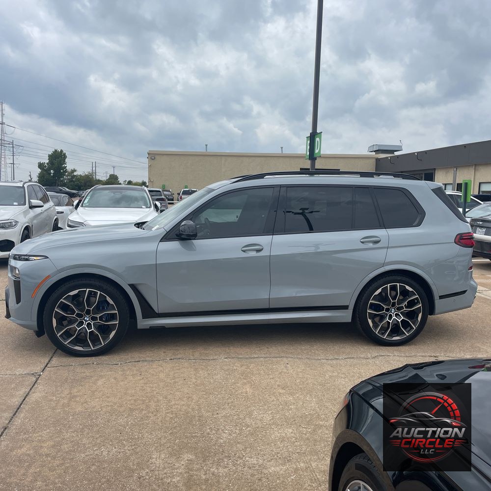 2025 BMW X7 M60i