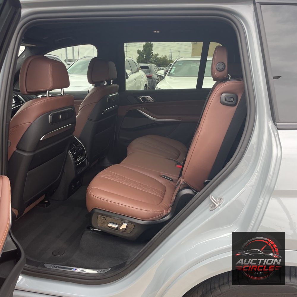 2025 BMW X7 M60i