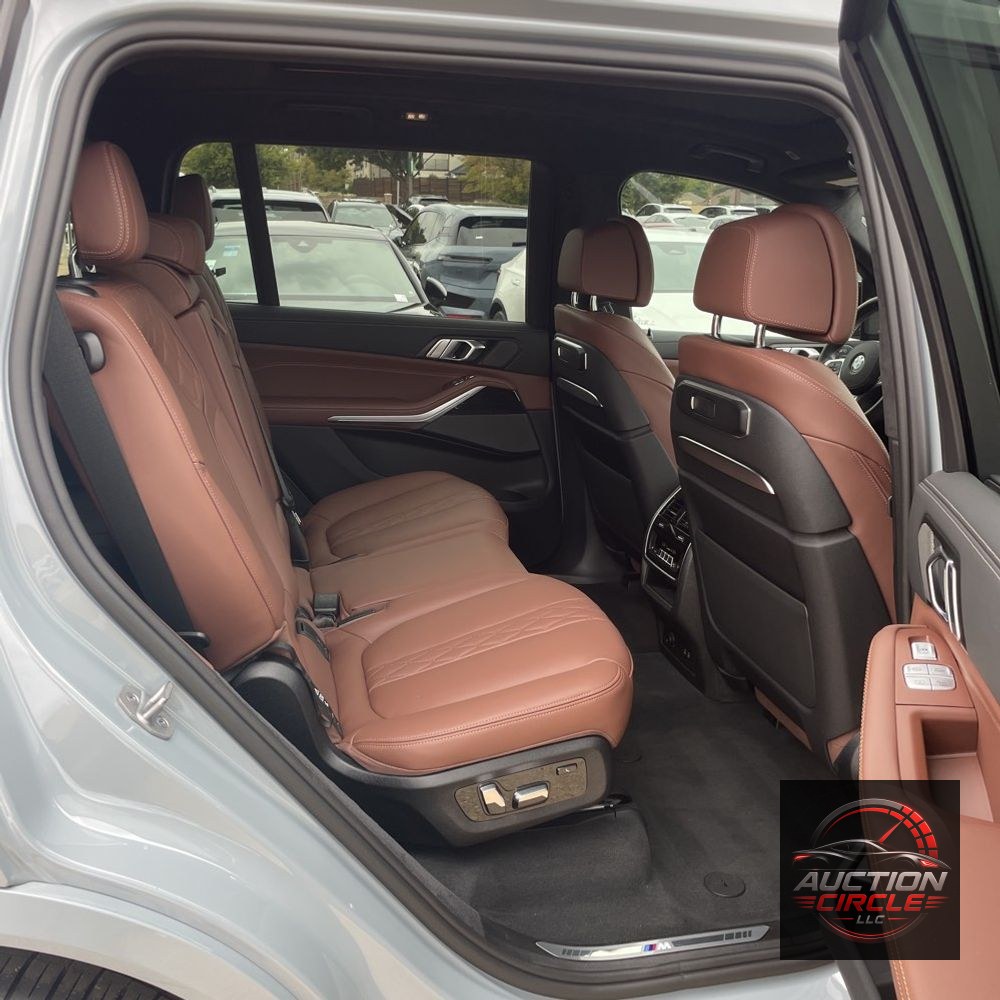 2025 BMW X7 M60i