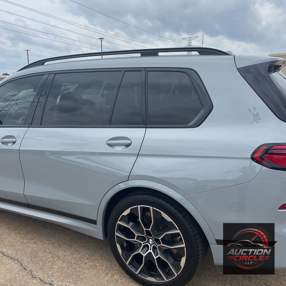 2025 BMW X7 M60i