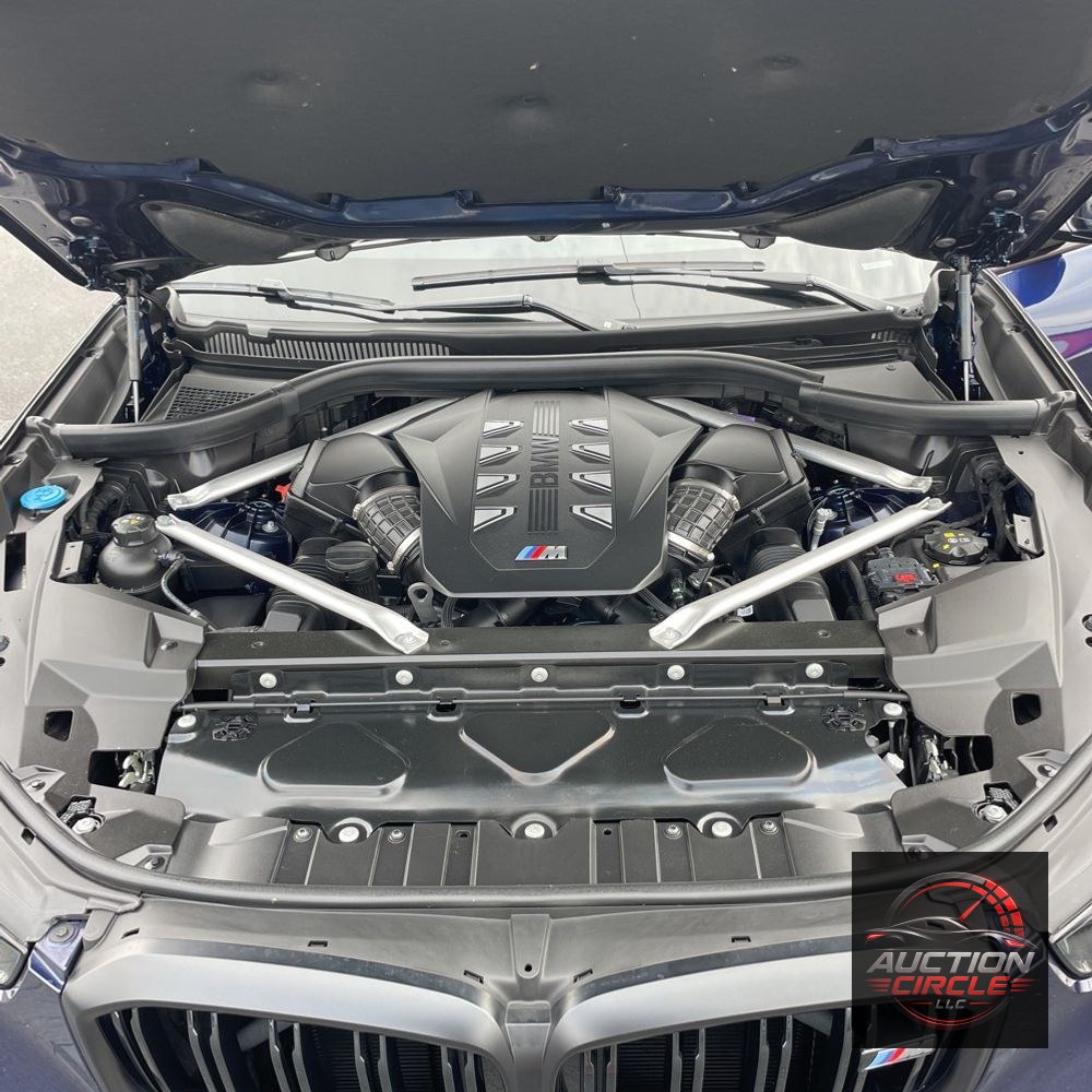2024 BMW X5 M60i