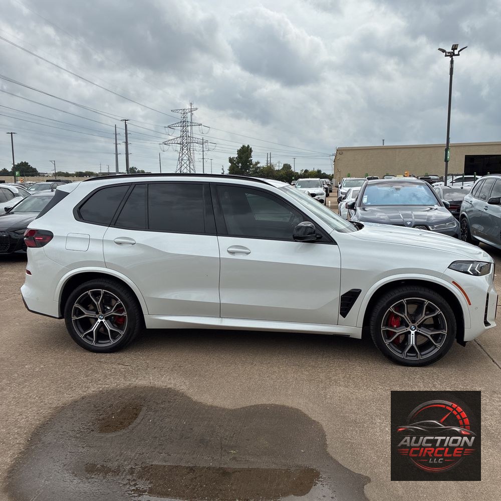 2025 BMW X5 M60i