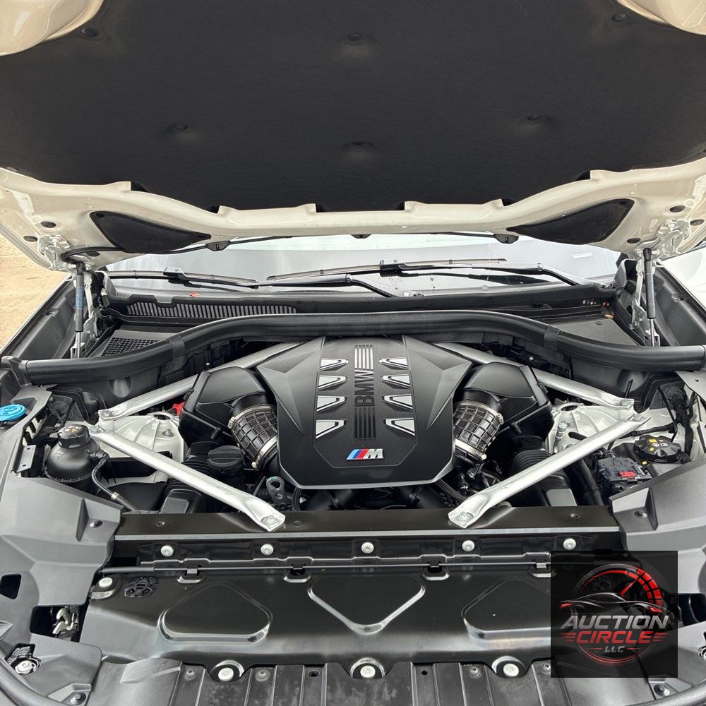 2025 BMW X5 M60i