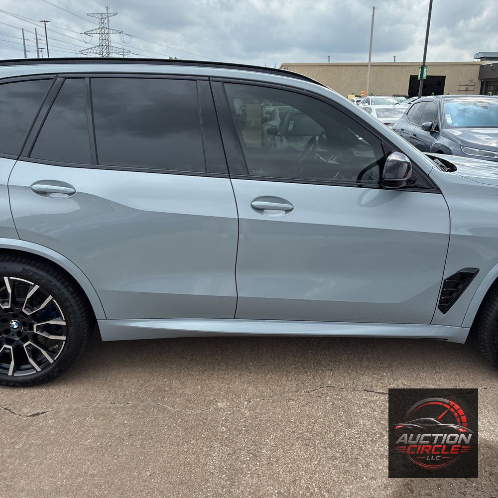 2025 BMW X5 M60i